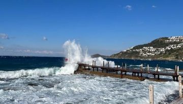 Bodrum’da feribot seferlerine fırtına engeli