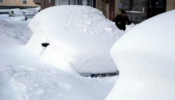 Ardahan’da araçlar kar altında kaldı