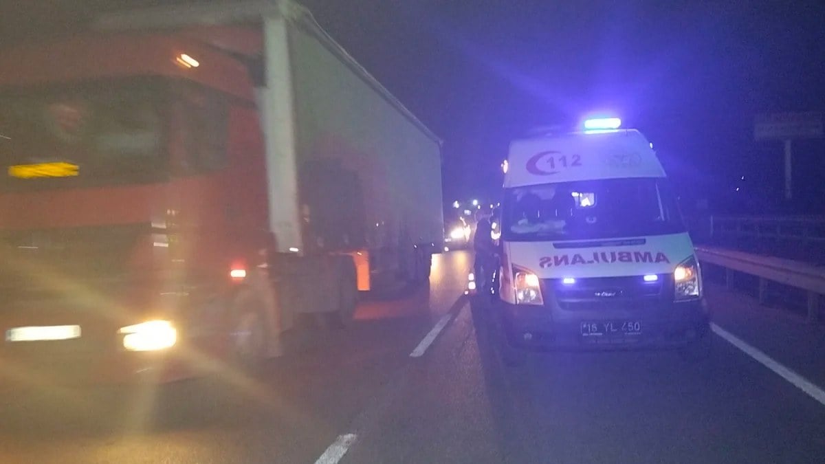 Bursa’da motosiklet devrildi: 2 kişi yaralandı