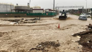 Çanakkale’de sağanak yağış nedeniyle Kepez Çayı taştı