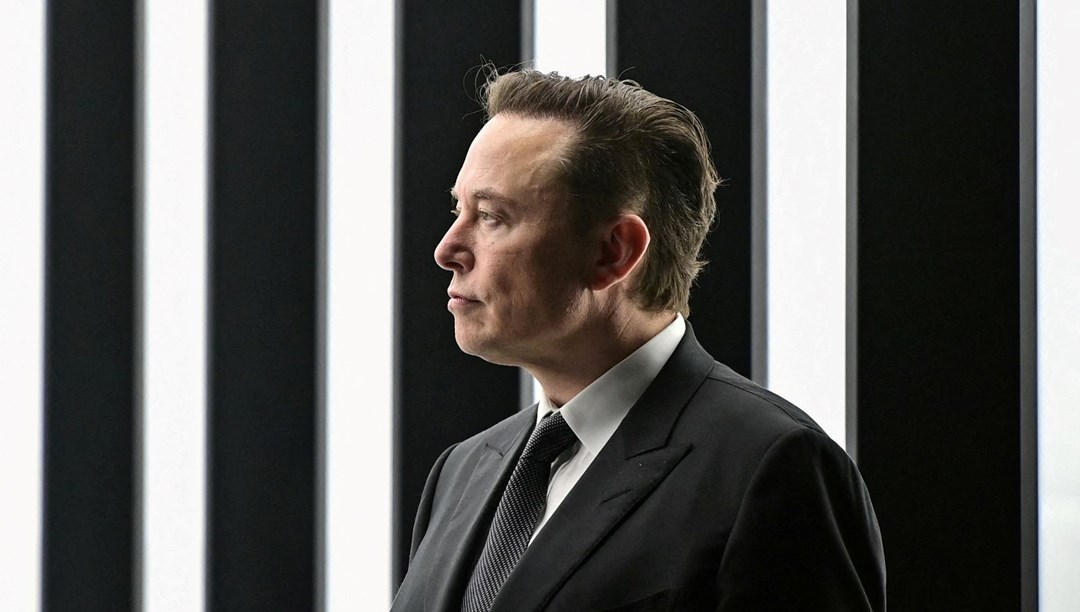 Elon Musk telefon hattını kırdı: