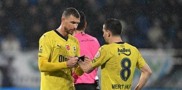 FENERBAHÇE HABERİ: Soyunma odası konuşmaları ortaya çıktı! Dzeko ve Mert Hakan Yandaş…