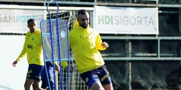 Fenerbahçe’nin yeni transferi Serdar Dursun antrenmanda yer aldı!