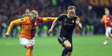 Galatasaray 10 kişi kaldı! İşte Nelsson’un kırmızı kart gördüğü pozisyon