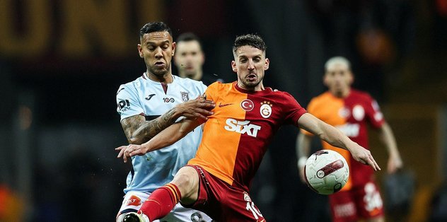 Galatasaray – Başakşehir maçında atılan gol VAR’a takıldı!