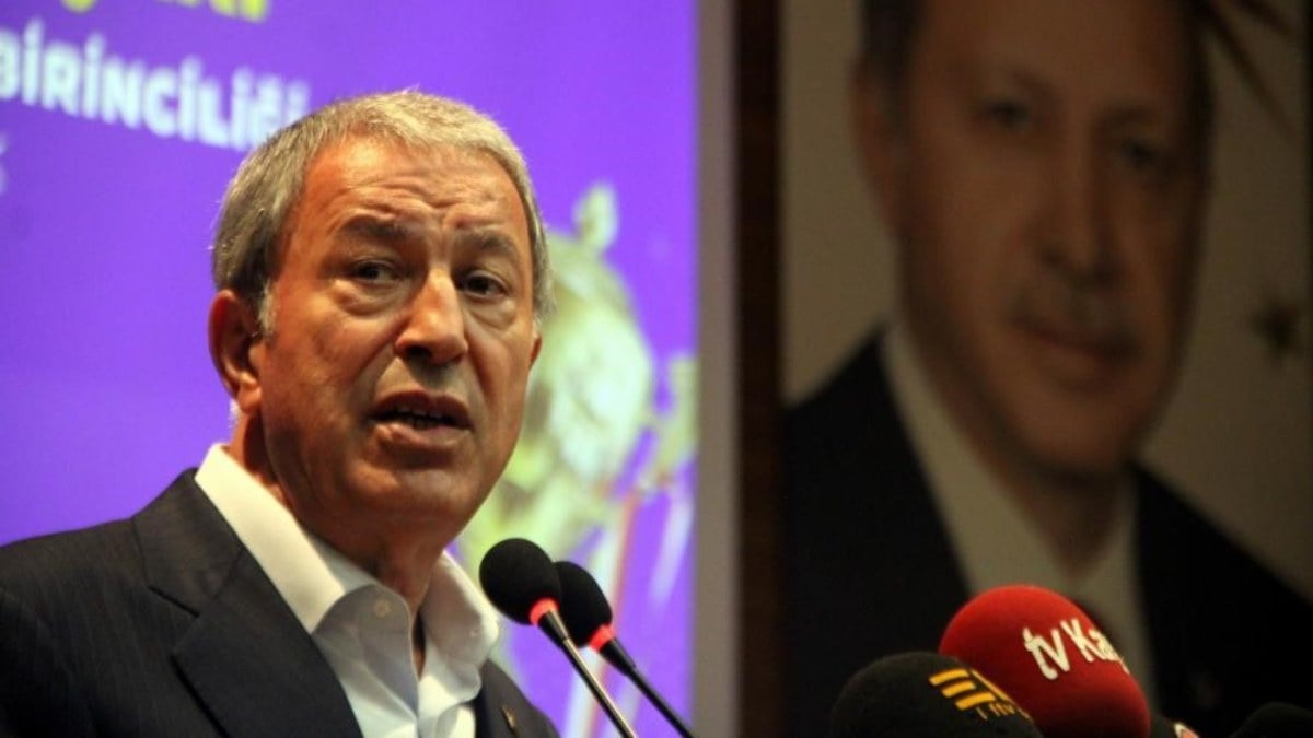 Hulusi Akar: PKK’lı, YPG’li köpeklerle, piçlerle bizi durdurmaya çalışıyorlar