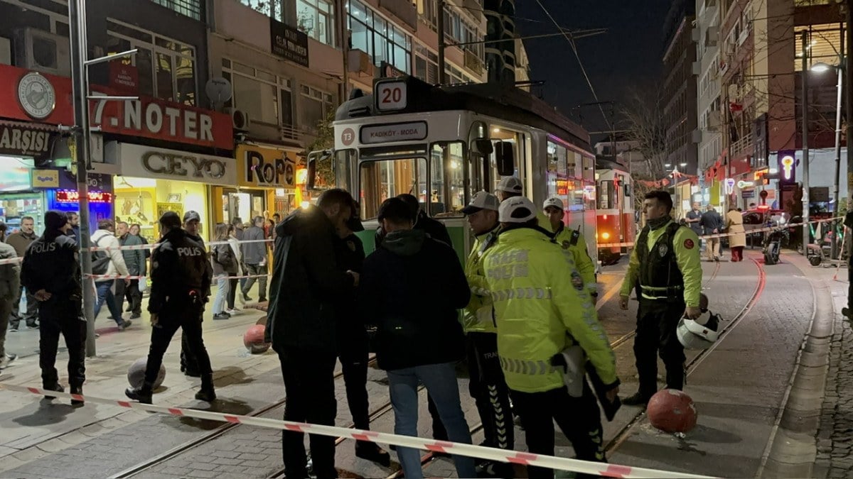 İstanbul’da acı ölüm! Torununu kurtaran yaşlı kadın tramvayın altında kaldı