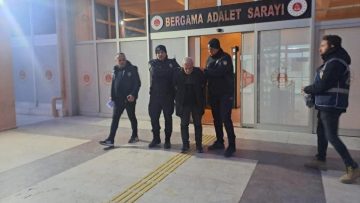 İzmir’de 73 yaşındaki ‘torbacı’, aracıyla uyuşturucu taşırken yakalandı