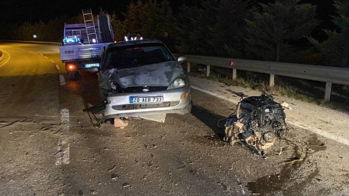 Kocaeli’de ağaca çarpan otomobilin motoru fırladı: 1’i ağır 5 yaralı