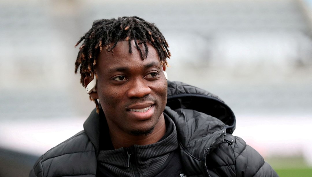 Newcastle United depremde hayatını kaybeden Atsu’yu unutmadı