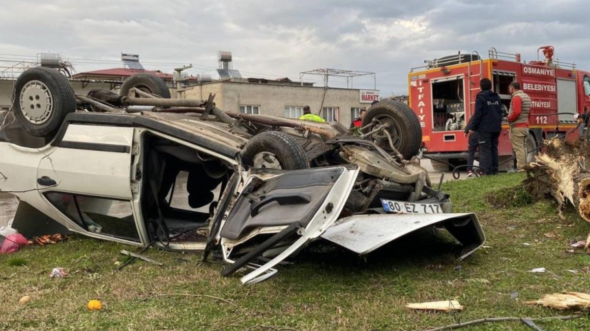 Osmaniye’de yola çıkan yaya kazaya neden oldu: 1’i ağır 3 yaralı