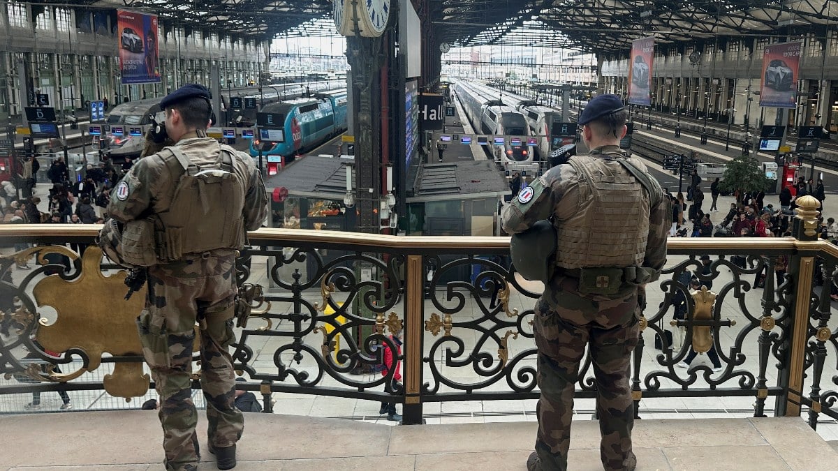 Paris’te tren istasyonunda bıçaklı saldırı: 3 yaralı