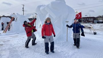 Türk akademisyenler, buzdan heykellerle uluslararası başarılar kazanıyor