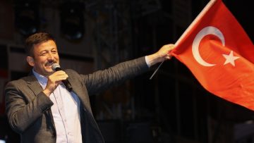 Vatandaşlardan İzmir adayı Hamza Dağ’a yoğun ilgi: ‘Bu sefer oylar sana…’