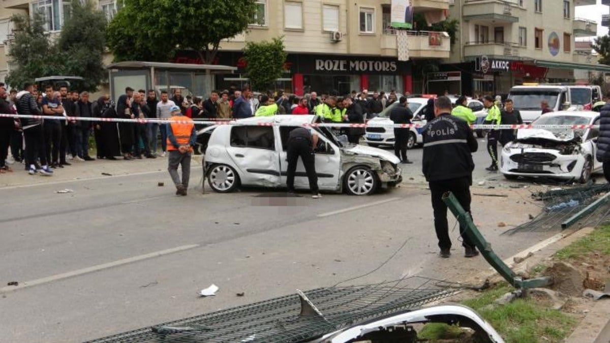 Antalya’da zincirleme trafik kazasında 2 kişi hayatını kaybetti