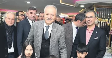 Aziz Yeniay’dan mucit gençlere 100 bin TL hibe sözü