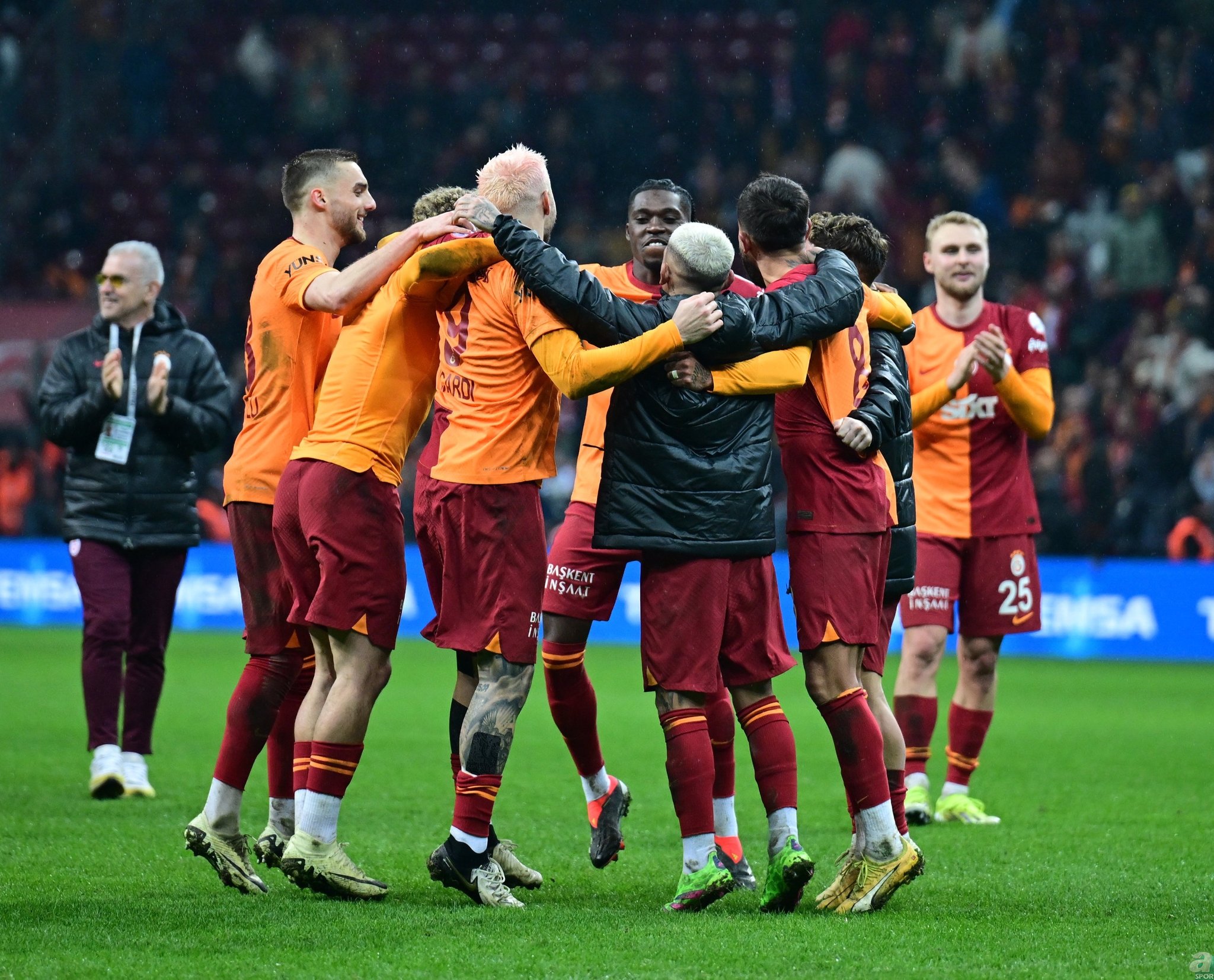 Dünya yıldızı Galatasaray’a geliyor! Fırsat transferi