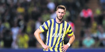 FENERBAHÇE HABERLERİ – İsmail Yüksek’e sürpriz talip! Manchester’ı istiyordu ama…