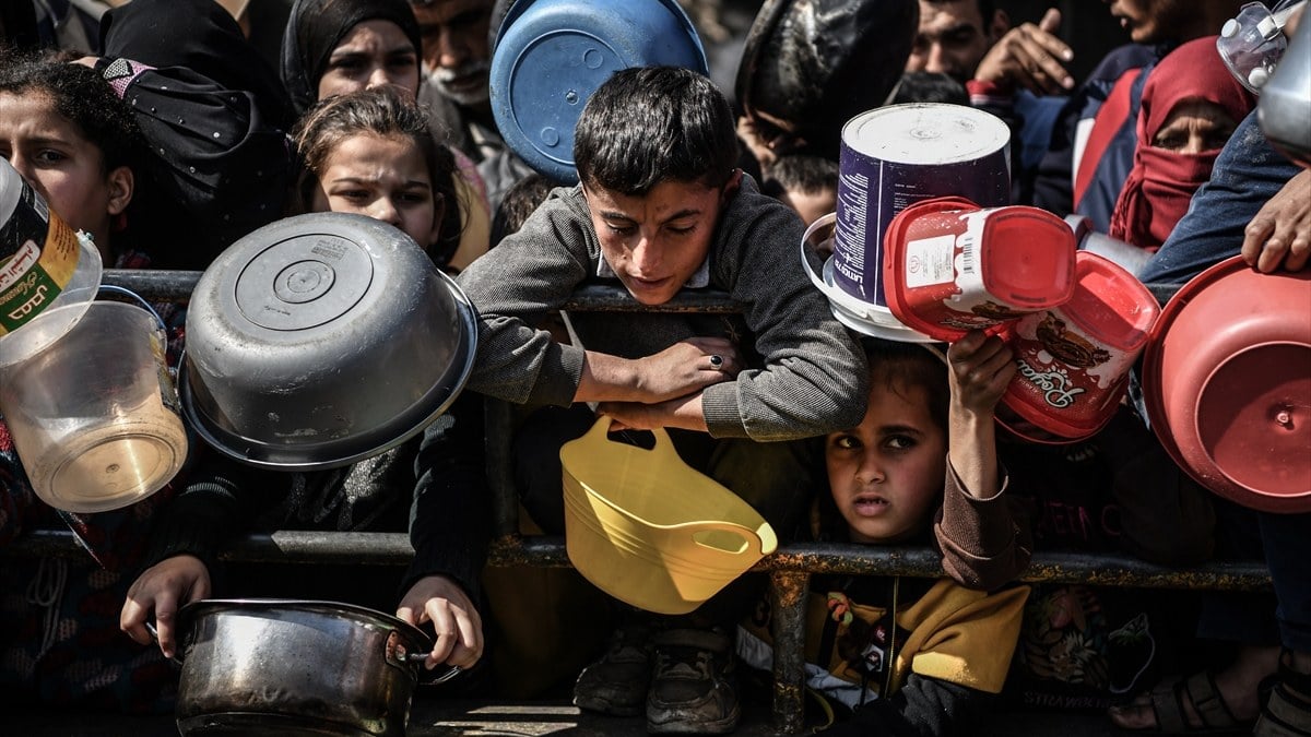 Gazze’de açlık ve susuzluktan ölenlerin sayısı her geçen gün artıyor