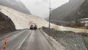 Hakkari-Şırnak yolunda çığ