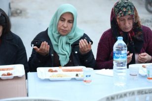 Hatay’da o mahalleyi deprem yok etti: Hüzünlü iftar…