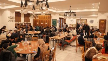 Japonya’da ilk iftar! Meraklı Japonlar da ilgi gösterdi