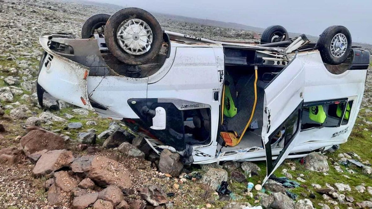 Kahramanmaraş’ta öğrenci servisi devrildi: 15 yaralı