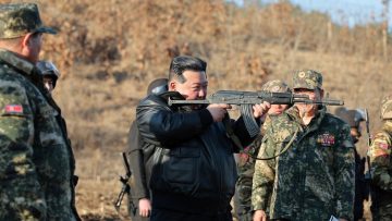 Kuzey Kore lideri Kim, ordunun tatbikatlarına katıldı