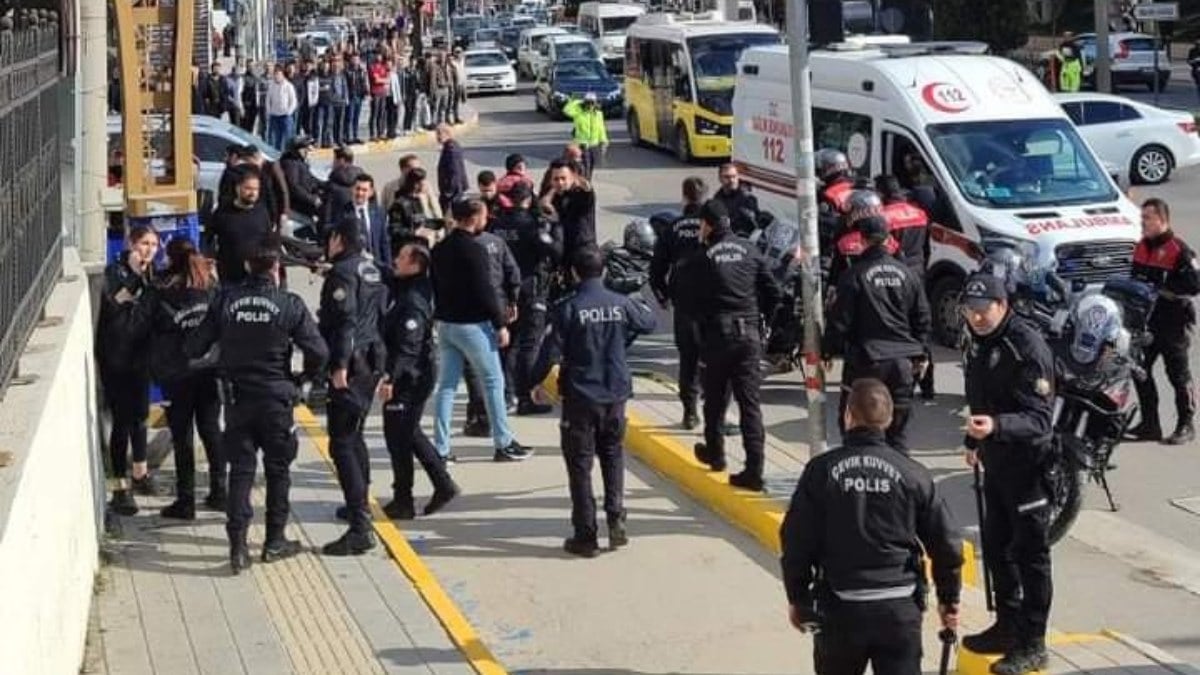 Mardin’de adliye önünde silahlı kavga: 1’i polis 9 yaralı