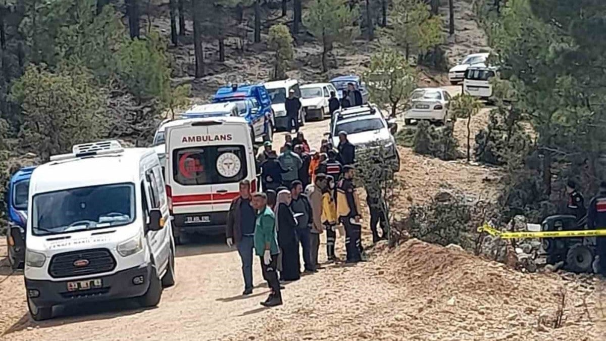 Mersin’de direksiyon hakimiyetini kaybeden taktak sürücüsü hayatını kaybetti