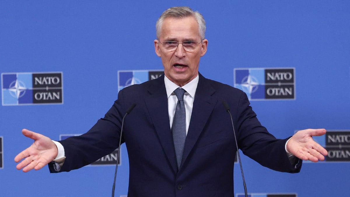 NATO Genel Sekreteri Stoltenberg: Ukrayna’ya daha fazla mühimmat vermeliyiz