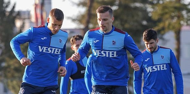 Trabzonspor’da Fenerbahçe maçı hazırlıkları sürüyor