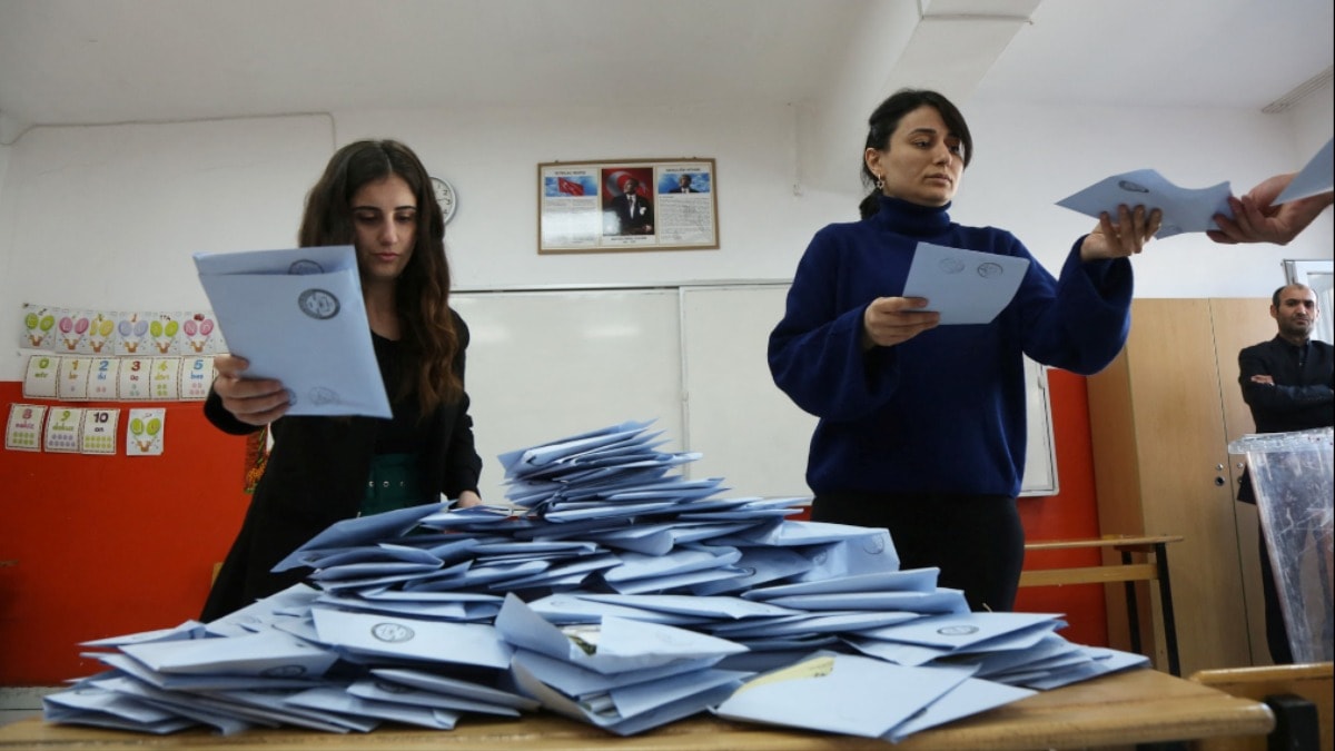 Dünyanın gözü Türkiye’de: Gazete ve ajanslardan yerel seçimler için ilk yorumlar geldi