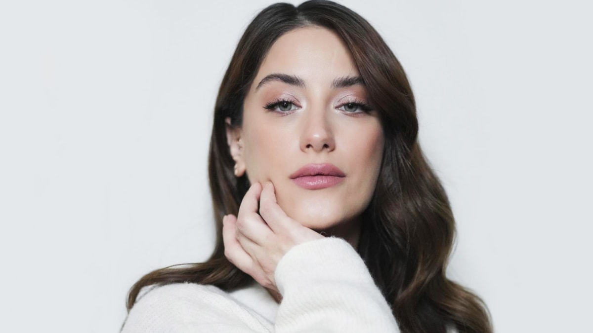 Hazal Kaya’dan radikal karar –