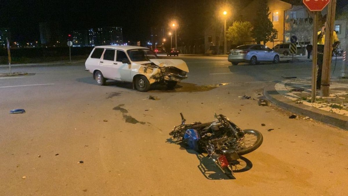 Karaman’da otomobiller çarpışan motosikletin sürücüsü öldü