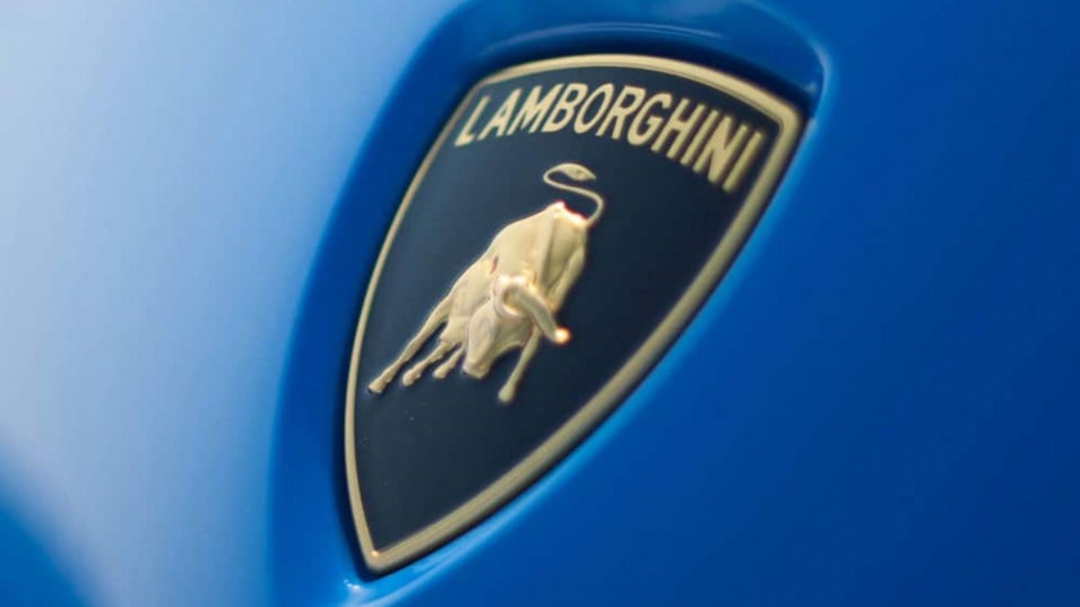 Lüks otomobil üreticisi Lamborghini, logosunu değiştirdi