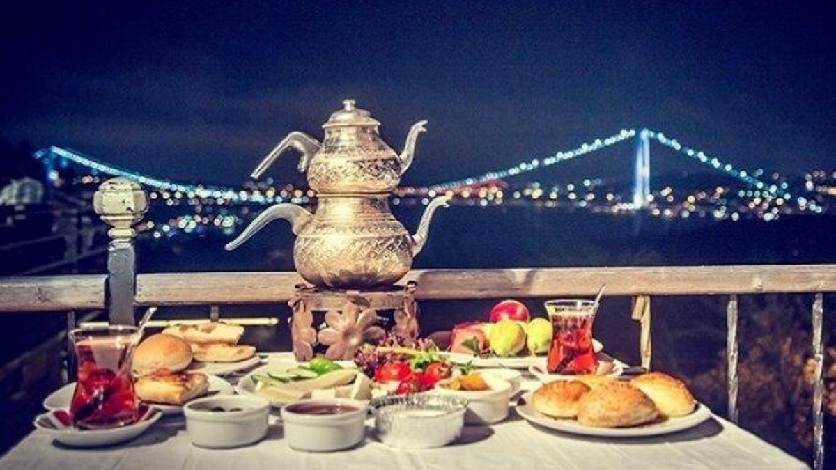 Sahurda yemelisiniz! Tok tutan yiyecekler! Oruçta Tok Tutan Yiyen Yiyecekler Nelerdir? Ramazan’da Yenilmesi Gereken Yemekler…