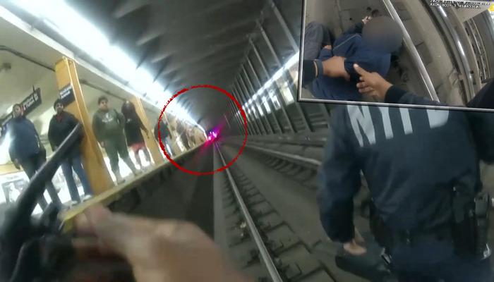 Yer: ABD… Dünya bu anları konuşuyor: Faciaya ramak kala! Bayıldı ve metro raylarına düştü